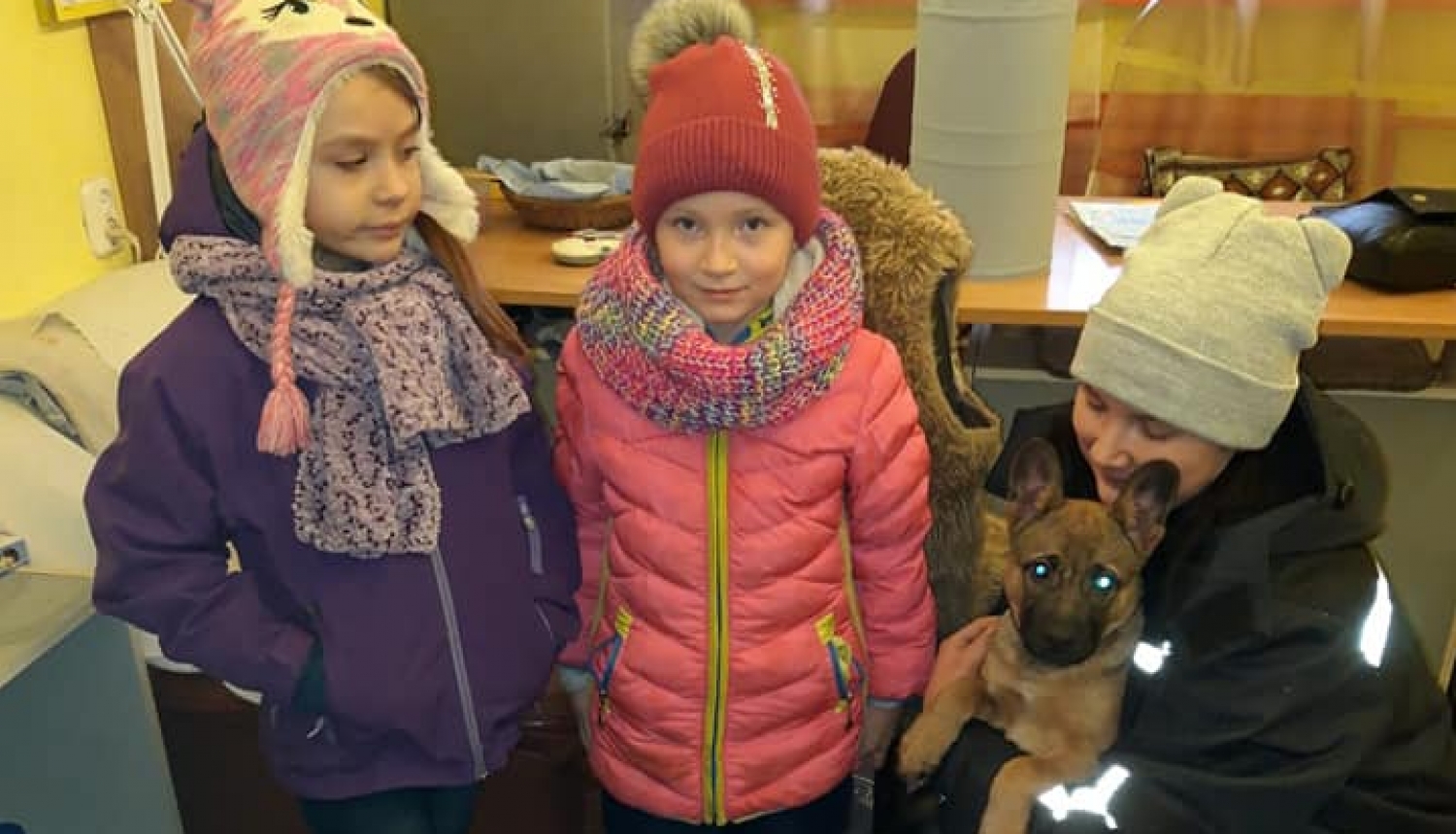 SPII "Pumpuriņš" grupas bērni viesojas Valkas dzīvnieku patversmē