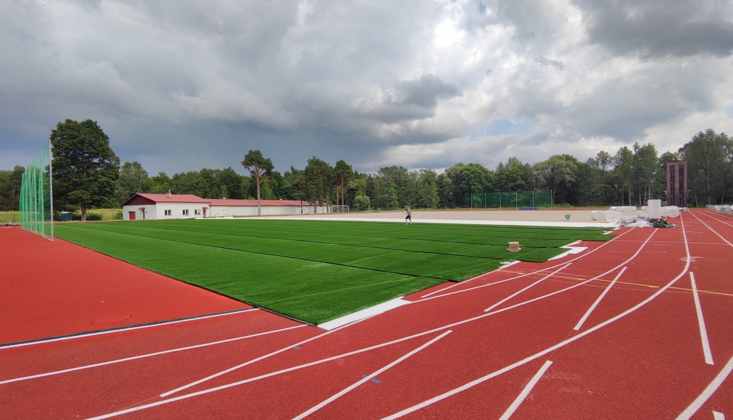 Stadions ar zaļo segumu